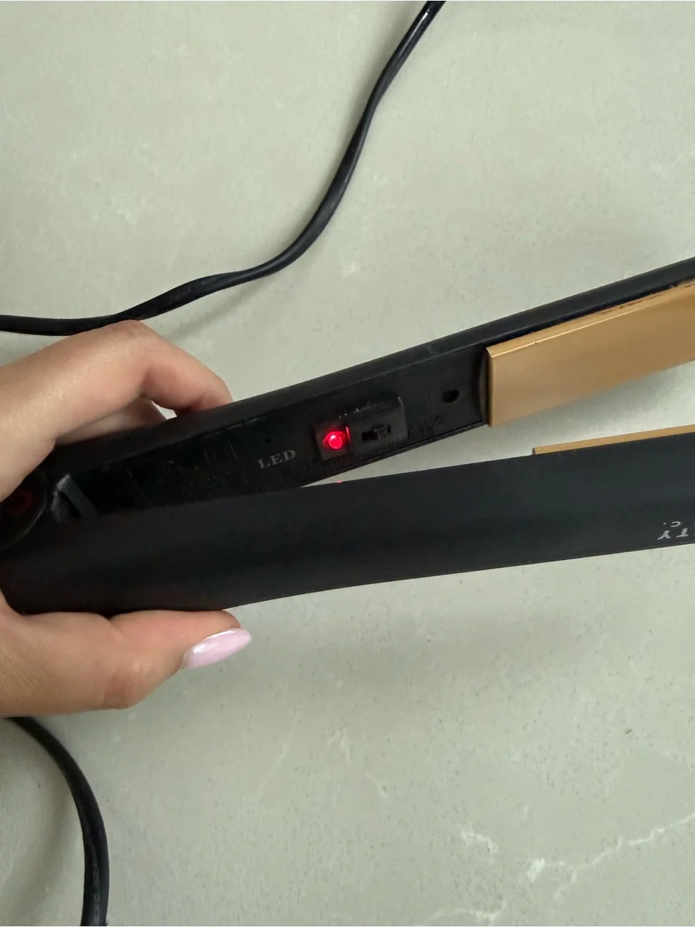 CHI Ceramic Hair Straightener Flat Iron, Tested & Working